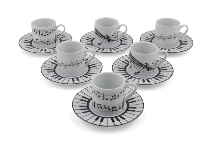 Hermia Juego de Tazas de Café y Platillos de Porcelana Blanco y Negro (12 piezas) Hermia Juego de Tazas de Café y Platillos de Porcelana Blanco y Negro (12 piezas)